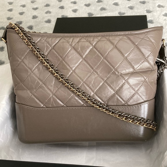 Chanel Gabrielle Hobo Medium Grey - Picture 6 of 16